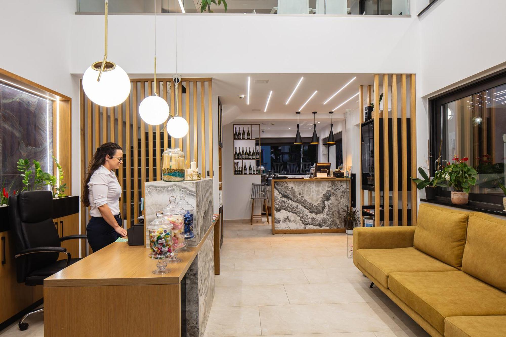Sapphire Horizon Suites Kíssamos Eksteriør billede